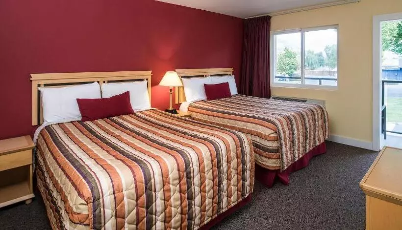 モーテル Sahara Courtyard Inn Penticton