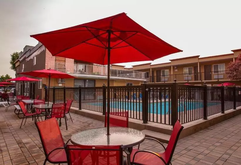 モーテル Sahara Courtyard Inn Penticton