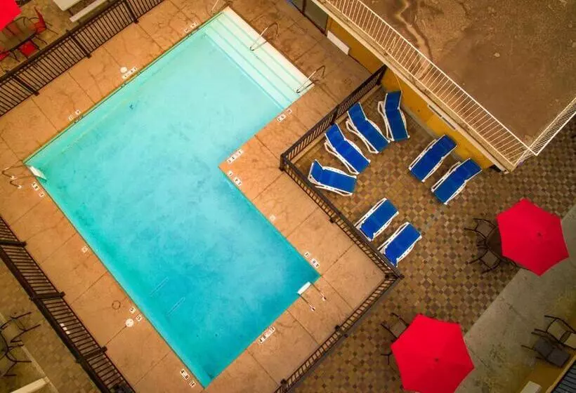 モーテル Sahara Courtyard Inn Penticton