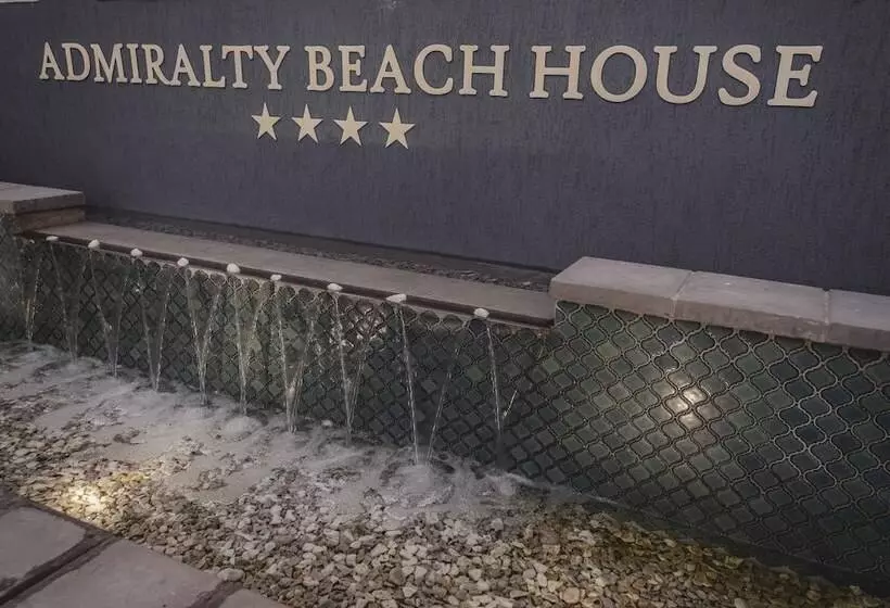پانسیون Admiralty Beach House