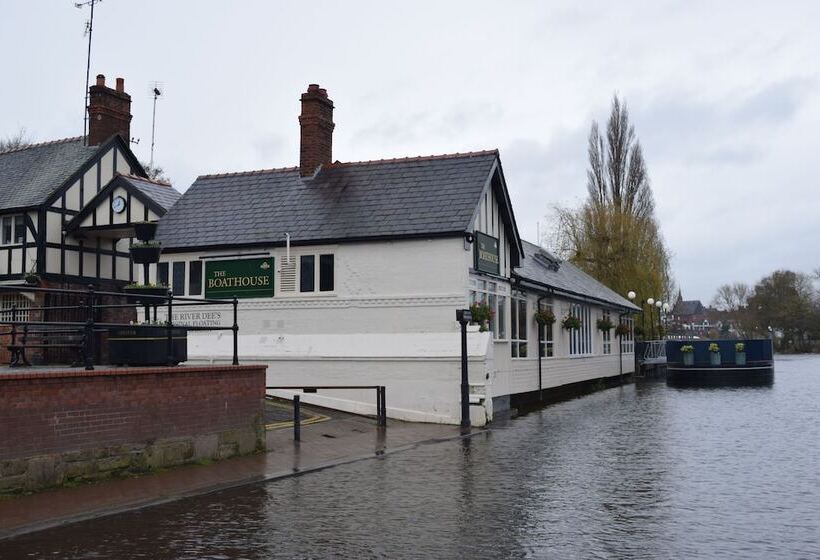 The Boathouse Inn & Riverside Rooms