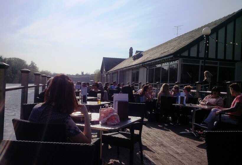 The Boathouse Inn & Riverside Rooms