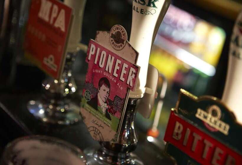 The Boathouse Inn & Riverside Rooms