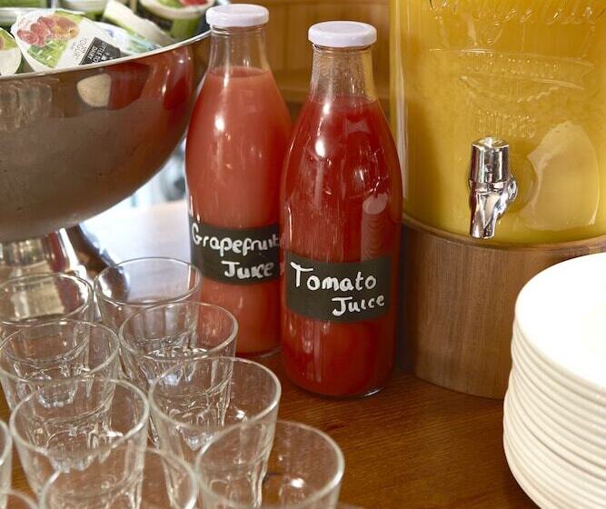 The Boathouse Inn & Riverside Rooms