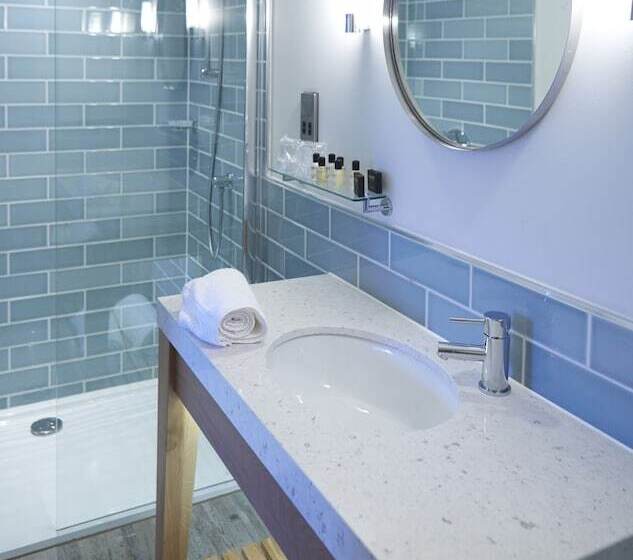 The Boathouse Inn & Riverside Rooms