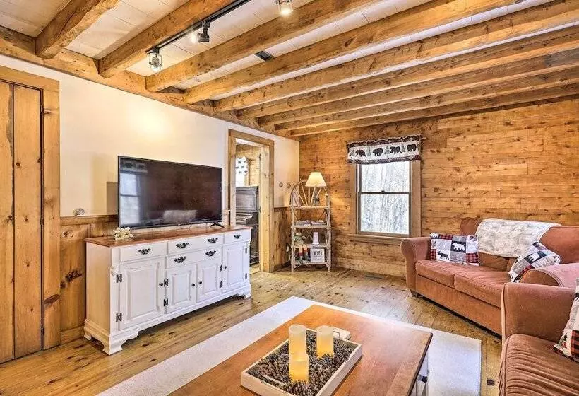 Black Bear Lodge: A Rural White Mtns Retreat
