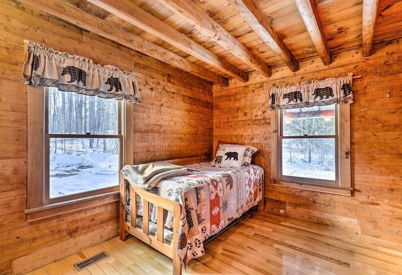 Black Bear Lodge: A Rural White Mtns Retreat