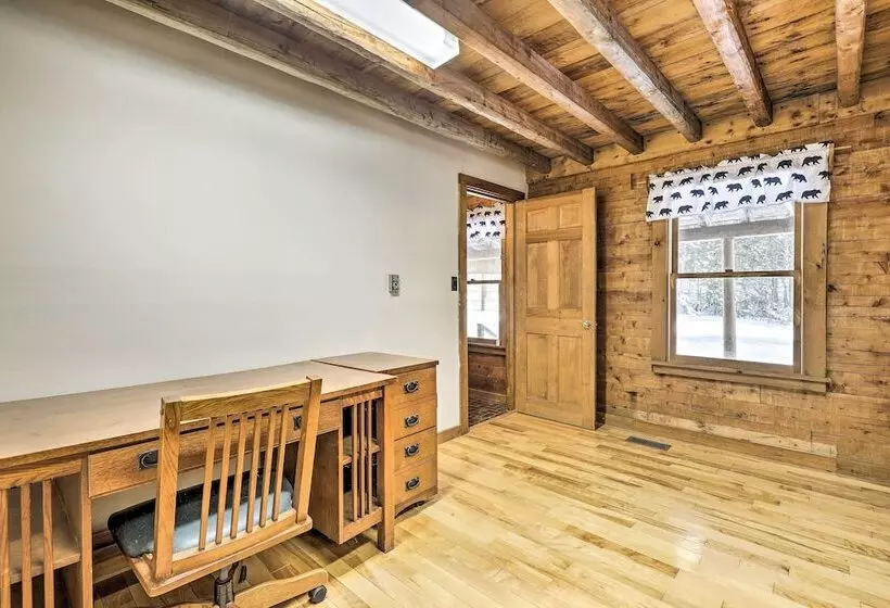 Black Bear Lodge: A Rural White Mtns Retreat