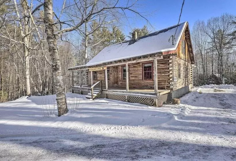 Black Bear Lodge: A Rural White Mtns Retreat