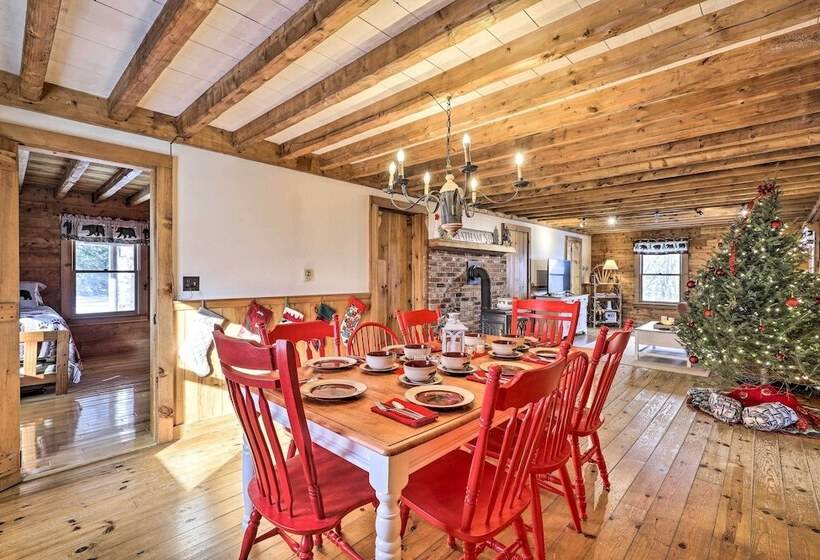 Black Bear Lodge: A Rural White Mtns Retreat