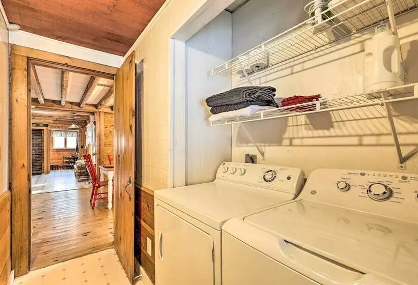 Black Bear Lodge: A Rural White Mtns Retreat