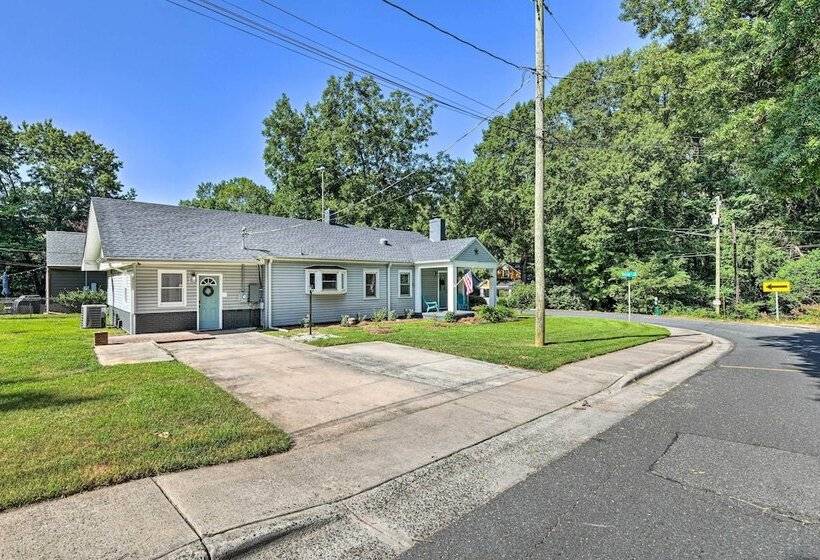 Chic Charlotte Retreat < 3 Miles To Downtown!