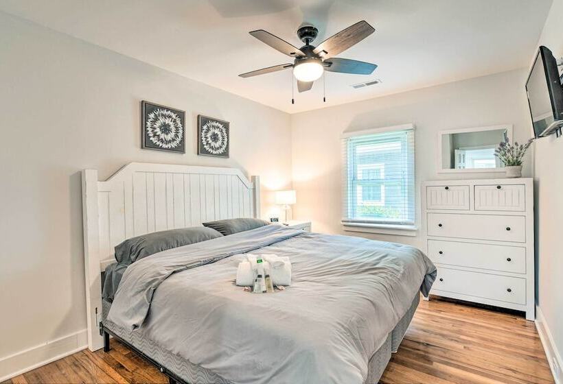 Chic Charlotte Retreat < 3 Miles To Downtown!