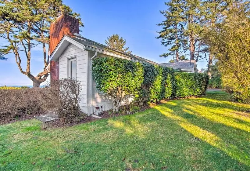 Cliffside Lighthouse Beach Home W/ Ocean View