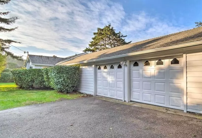 Cliffside Lighthouse Beach Home W/ Ocean View