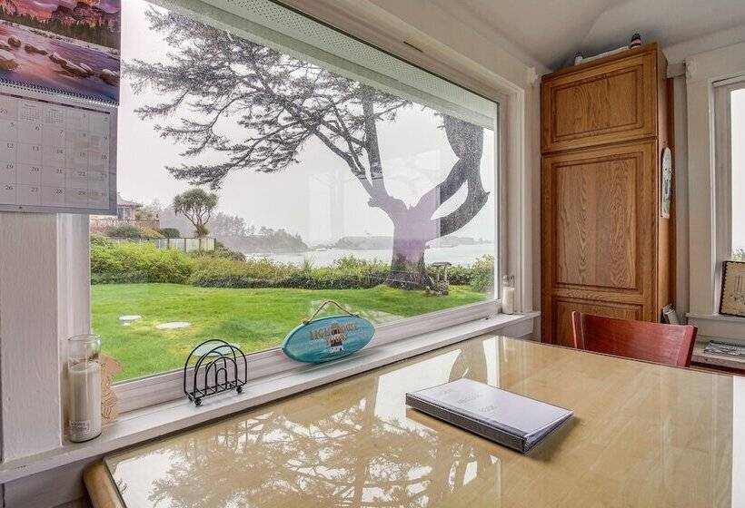 Cliffside Lighthouse Beach Home W/ Ocean View