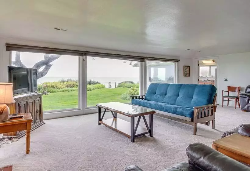 Cliffside Lighthouse Beach Home W/ Ocean View