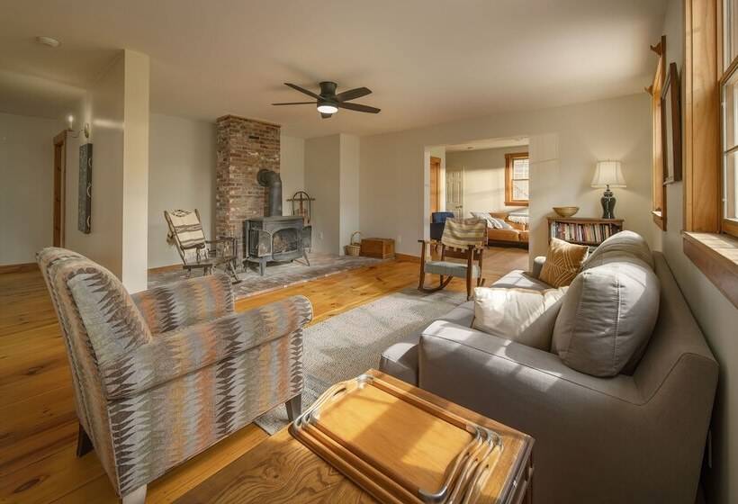 Private Patio: Colonial Home On Kingdom Trails!