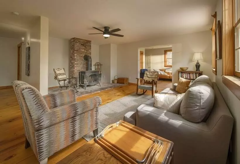 Private Patio: Colonial Home On Kingdom Trails!