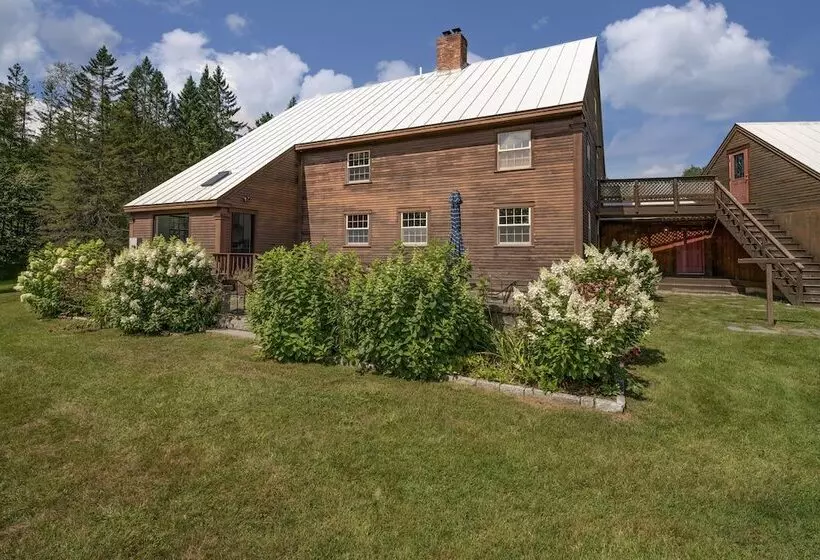 Private Patio: Colonial Home On Kingdom Trails!