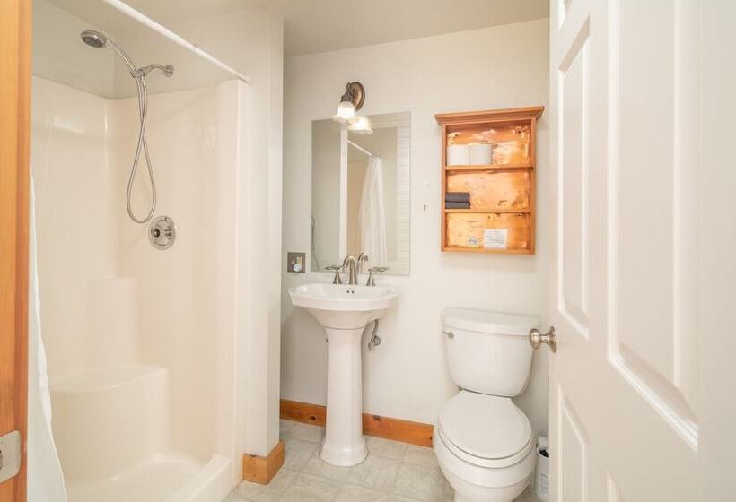 Private Patio: Colonial Home On Kingdom Trails!