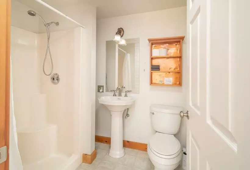 Private Patio: Colonial Home On Kingdom Trails!