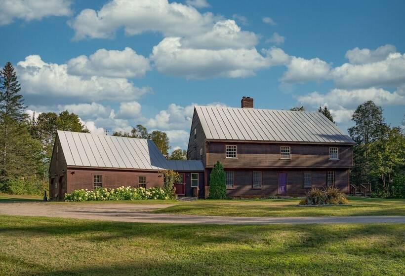 Private Patio: Colonial Home On Kingdom Trails!