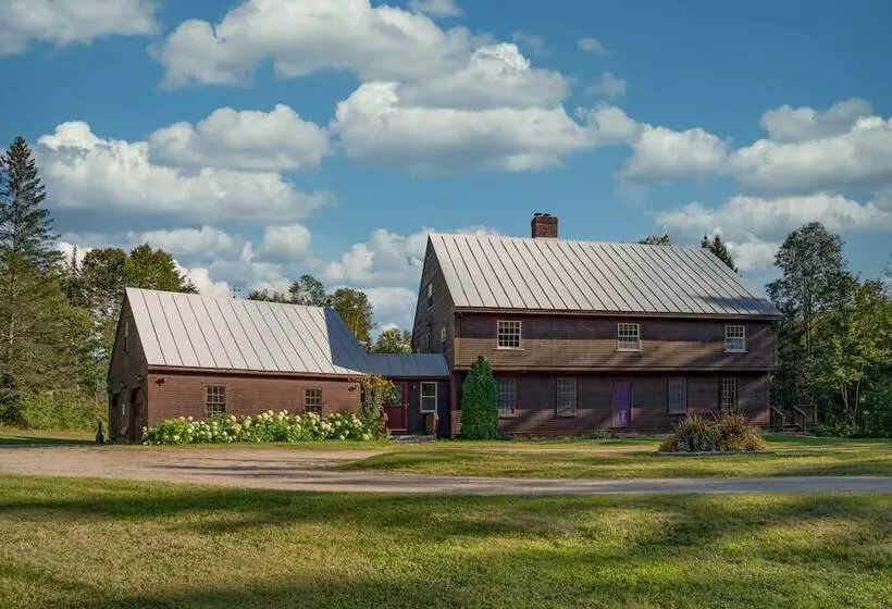 Private Patio: Colonial Home On Kingdom Trails!