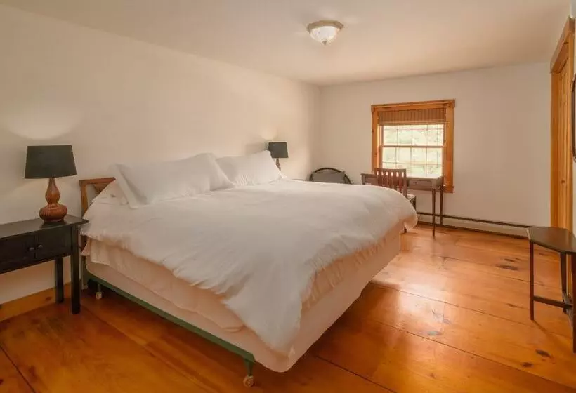 Private Patio: Colonial Home On Kingdom Trails!