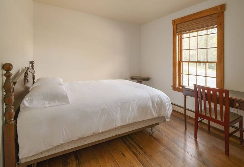 Private Patio: Colonial Home On Kingdom Trails!