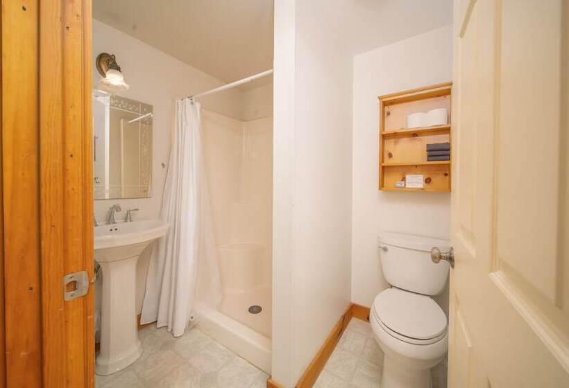 Private Patio: Colonial Home On Kingdom Trails!