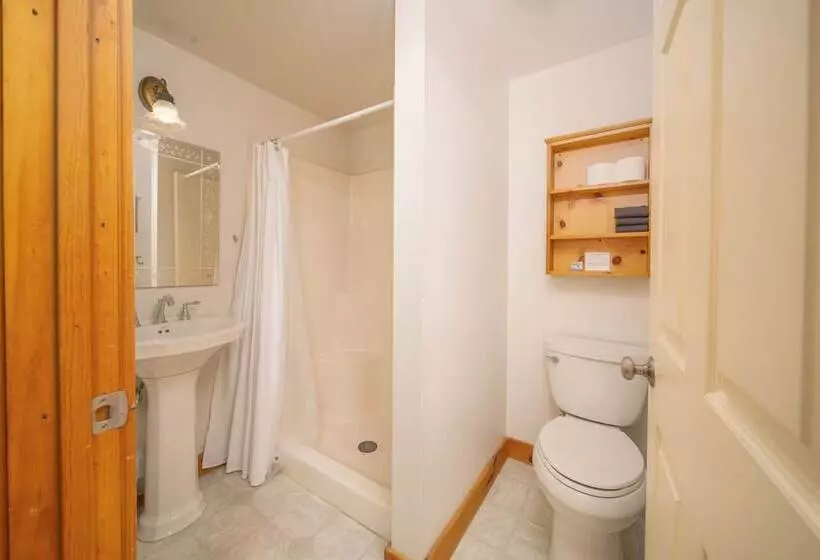 Private Patio: Colonial Home On Kingdom Trails!