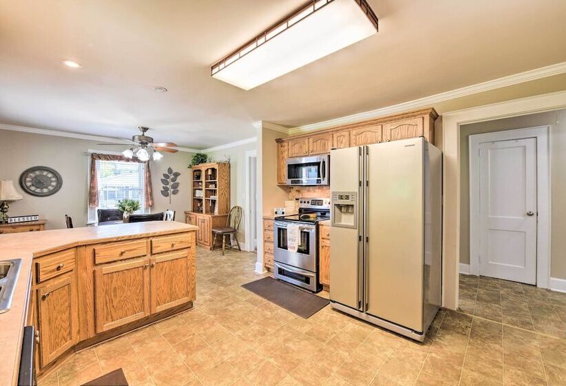 Belmont Retreat ~ 14 Mi To Dtwn Charlotte!