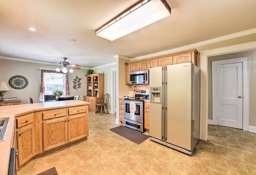 Belmont Retreat ~ 14 Mi To Dtwn Charlotte!