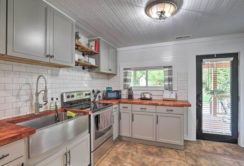 Cozy Cottage W/ Hot Tub < 4 Mi To Black Mountain!