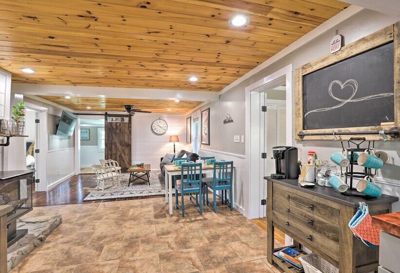 Cozy Cottage W/ Hot Tub < 4 Mi To Black Mountain!