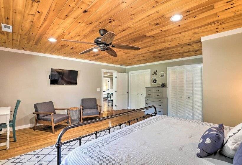 Cozy Cottage W/ Hot Tub < 4 Mi To Black Mountain!