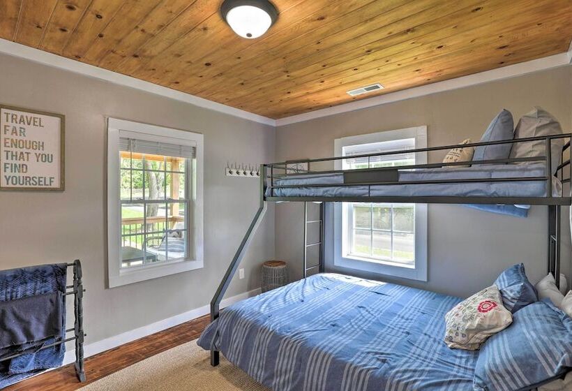 Cozy Cottage W/ Hot Tub < 4 Mi To Black Mountain!