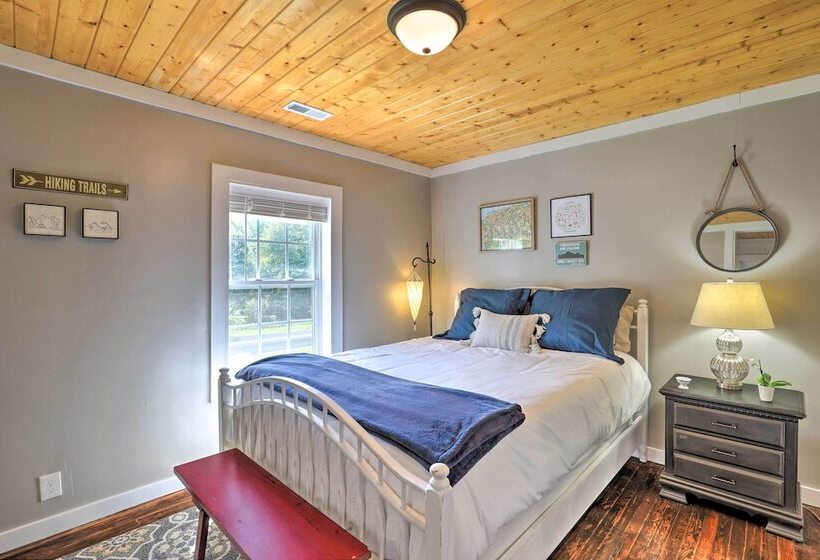 Cozy Cottage W/ Hot Tub < 4 Mi To Black Mountain!