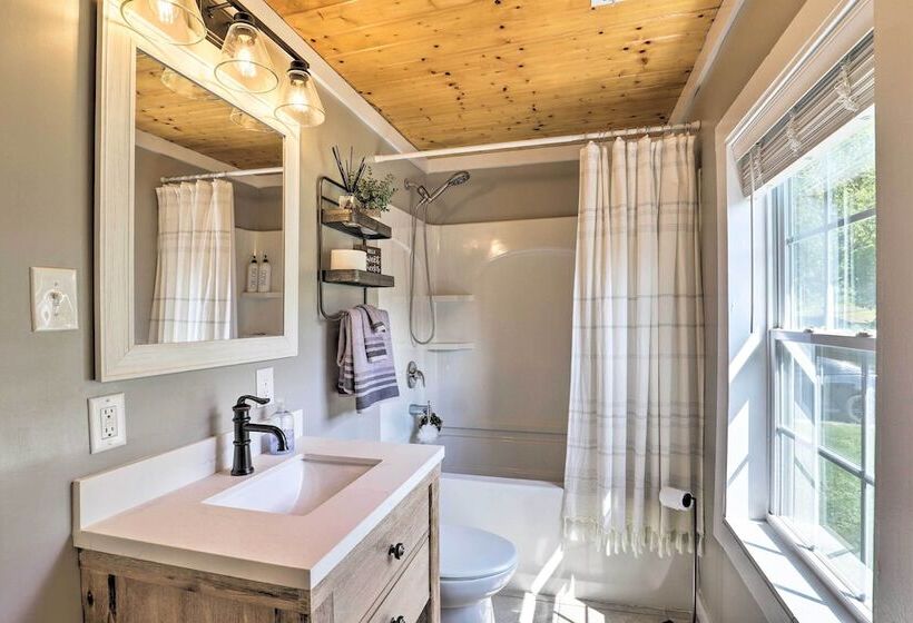 Cozy Cottage W/ Hot Tub < 4 Mi To Black Mountain!