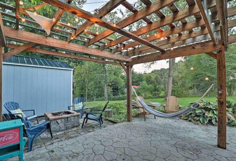 Cozy Cottage W/ Hot Tub < 4 Mi To Black Mountain!