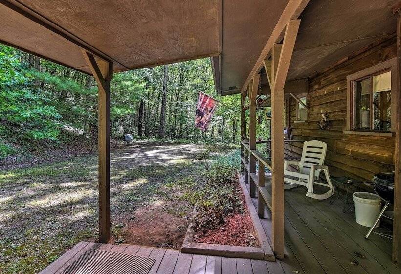 Robbinsville Cabin W/ Deck: 3 Mi To Fontana Lake!