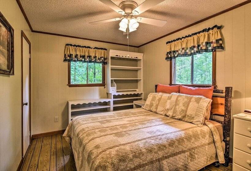 Robbinsville Cabin W/ Deck: 3 Mi To Fontana Lake!