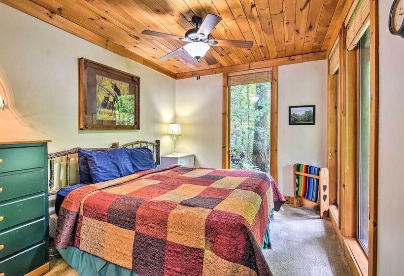 Robbinsville Cabin W/ Deck: 3 Mi To Fontana Lake!