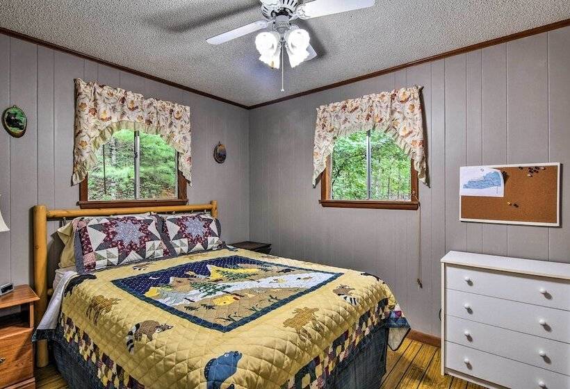 Robbinsville Cabin W/ Deck: 3 Mi To Fontana Lake!