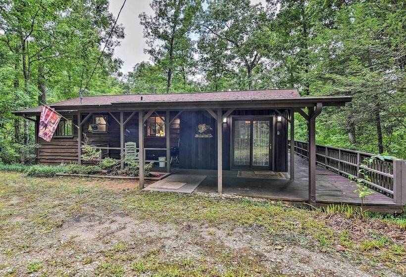 Robbinsville Cabin W/ Deck: 3 Mi To Fontana Lake!