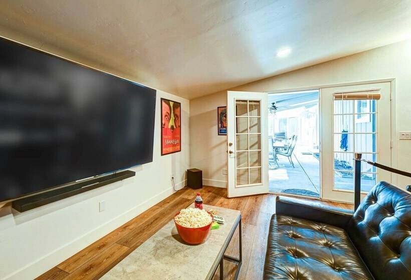 Dog Friendly Oakhurst Home: Walk To Downtown!