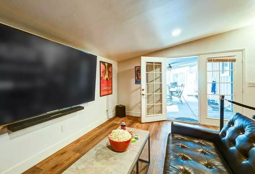 Dog Friendly Oakhurst Home: Walk To Downtown!