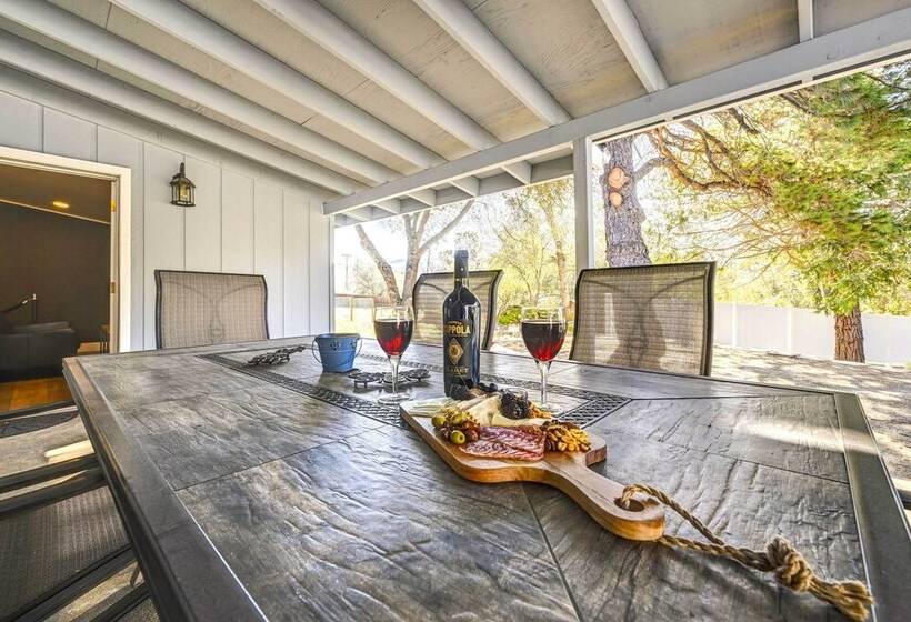 Dog Friendly Oakhurst Home: Walk To Downtown!