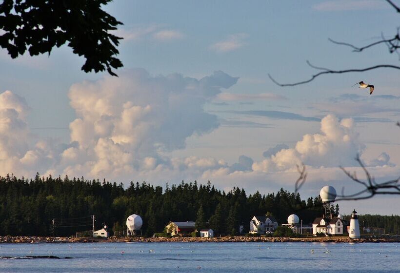 Dragonwood Castle  On Waterfront W/ Stunning View